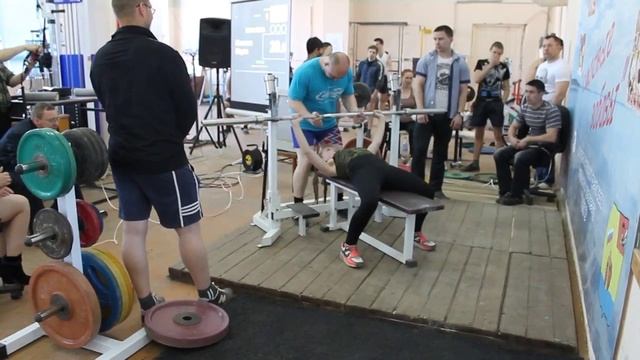 Михеева Мария. Жим 20 кг. смотреть онлайн