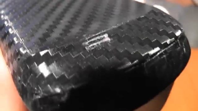 Обклеивание телефонов карбоновой плёнкой. смотреть онлайн