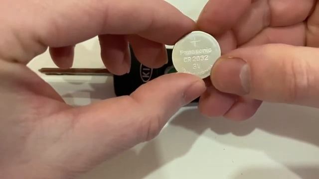 ЗАМЕНА БАТАРЕЙКИ В КЛЮЧЕ КИА СПОРТЕЙДЖ KIA Sportage. смотреть онлайн