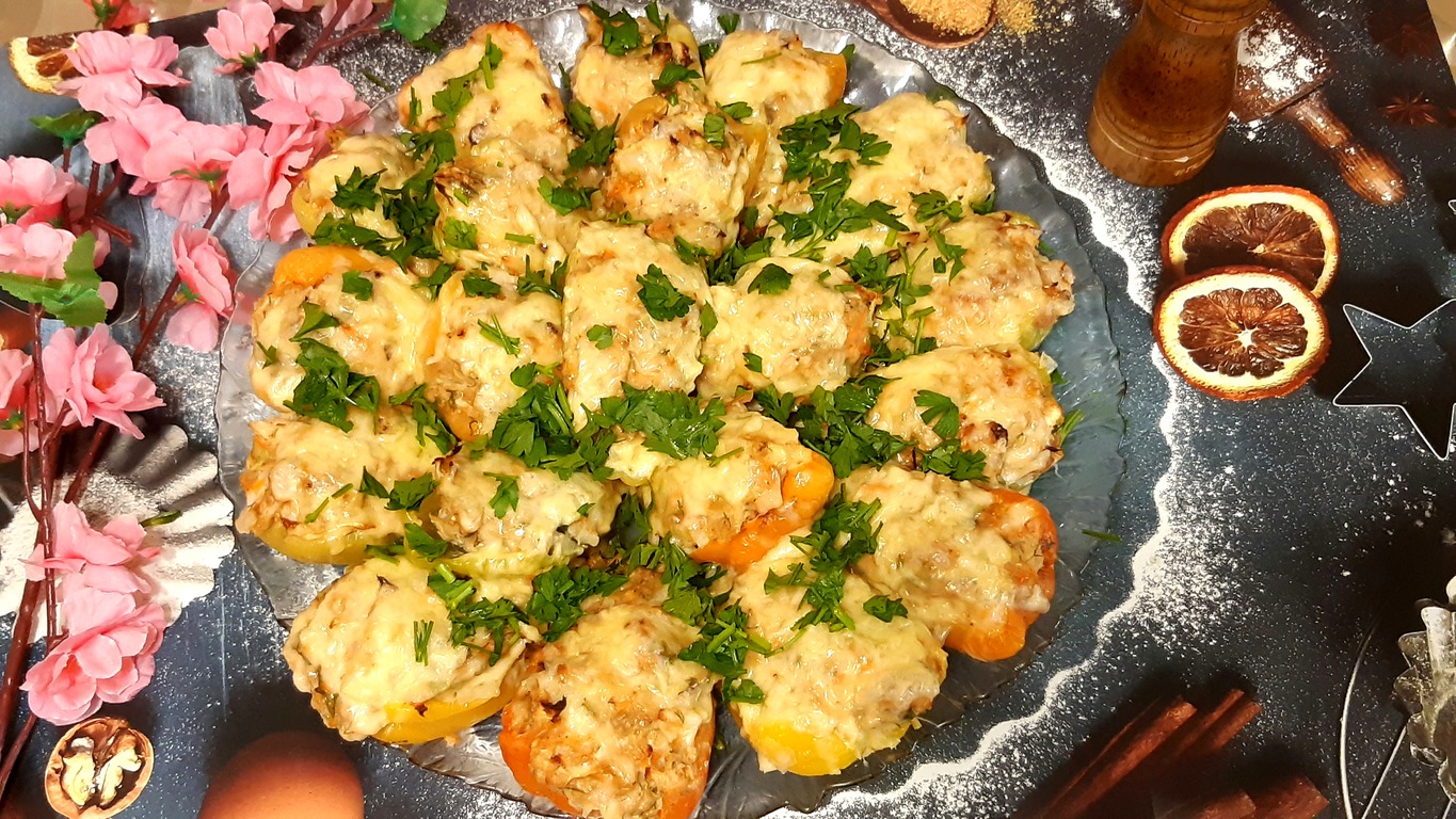 ФАРШИРОВАННЫЕ ПЕРЦЫ В ДУХОВКЕ,БЕЗ РИСА!. смотреть онлайн