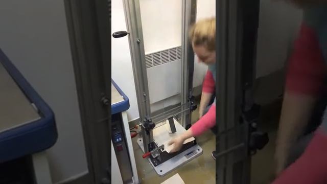 испытание замороженного сайдинга на удар смотреть онлайн