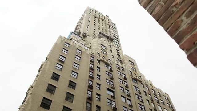 NYC’s Upper East Side Explored & Explained | Walking Tour | Architectural Digest смотреть онлайн