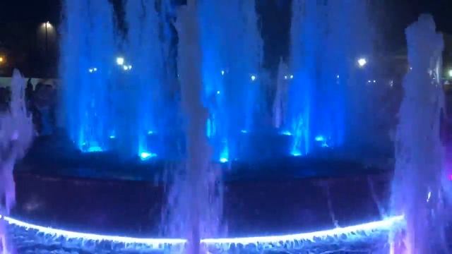 Новый светодинамический фонтан в Стерлитамаке смотреть онлайн
