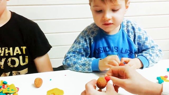 Необычная ягода ЛИЧИ! Алеша и Тема пробуют смотреть онлайн