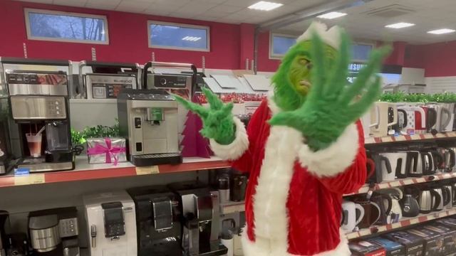 Гринч заранее готовится к праздникам? Хорошая кофемашина - вот рецепт его бодрого настроения! смотреть онлайн