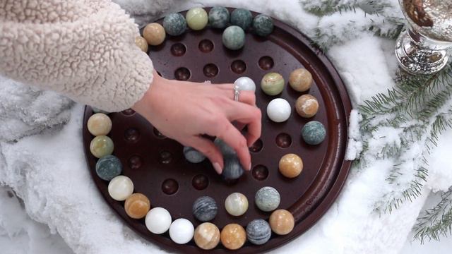 Outdoor Marble Solitaire in a CANADIAN WINTER! смотреть онлайн