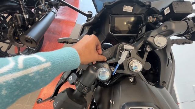 Hero Karizma XMR 210 Full Detailed Review: R15 को Bye Bye ⚡️ !! Hero karizma 2024 !! On road price смотреть онлайн