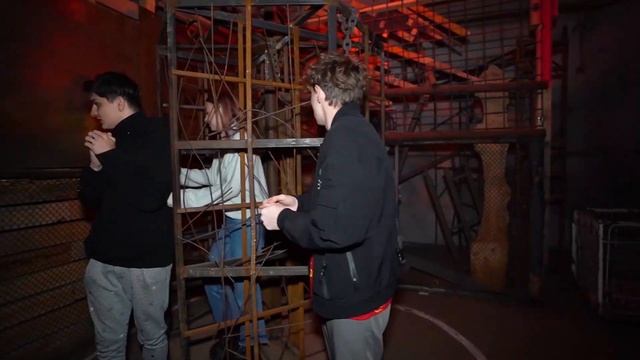 КТО ПОСЛЕДНИЙ ВЫЙДЕТ ИЗ СТРАШНОГО КРУГА! смотреть онлайн