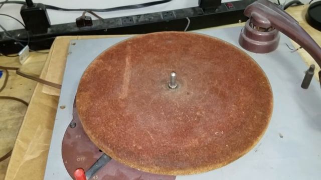 1942 ZENITH 7S682 Radio Phono Part 7 of 20 Shout out to Buzz1151 & First Look at Record Player смотреть онлайн