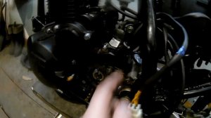 Разбираю Motoland XR 250 Enduro . Снимаю движок с мопЭда   (часть 2.)