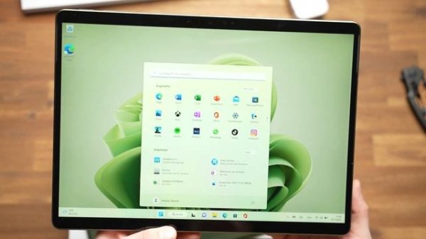 Microsoft Surface Pro 9 Unboxing: With Keyboard & Slim Pen 2