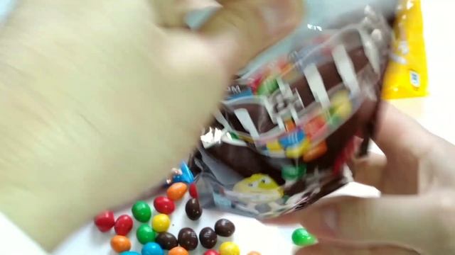 M&M's COLLECTION CANDY UNBOXING смотреть онлайн