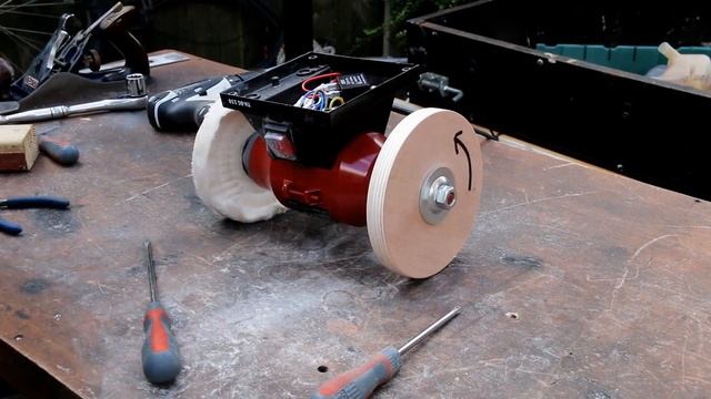 Easy way to Sharpen a knife within a minute, bench grinder hack required смотреть онлайн