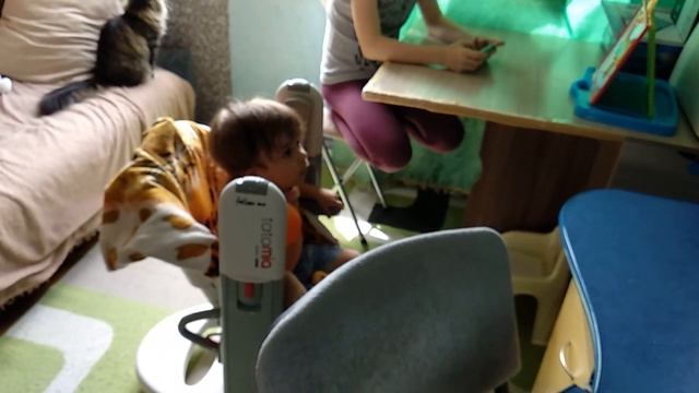 Многодетная семья | Влог | Арина мастер по убаюкиванию. Ужин от папы и пирожки. смотреть онлайн