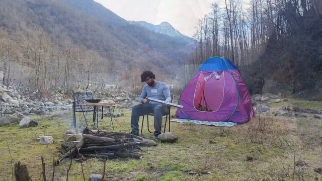 couple camping and cooking the famous chicken stew 🌲 смотреть онлайн