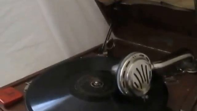 Пластинка "Монтанина" (мазурка) на патефоне. смотреть онлайн