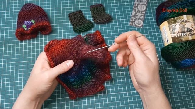 Платье, шапка и ботинки для куклы. Вязание спицами. Как вязала. смотреть онлайн