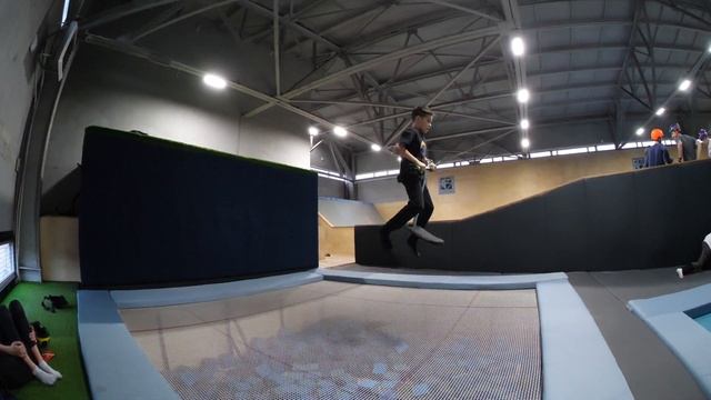 trampoline scooter tricks - @rampstroy_house skatepark смотреть онлайн