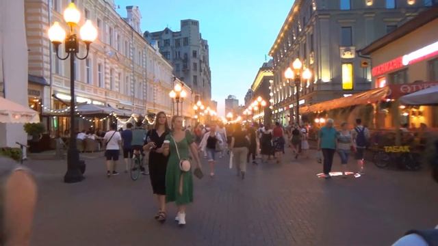 Вечерняя прогулка, Новый Арбат июль 2022 смотреть онлайн