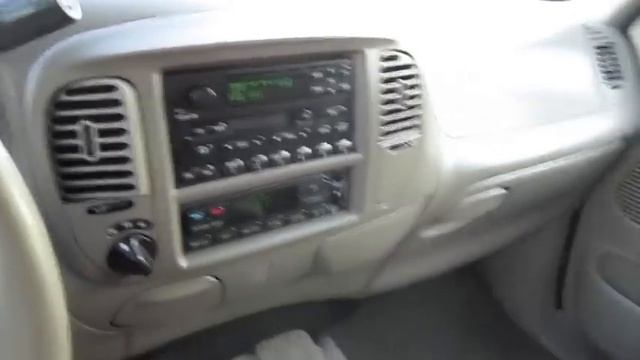 2002 Ford F-150 King Ranch Crew Cab Start Up, Engine, and In Depth Tour смотреть онлайн