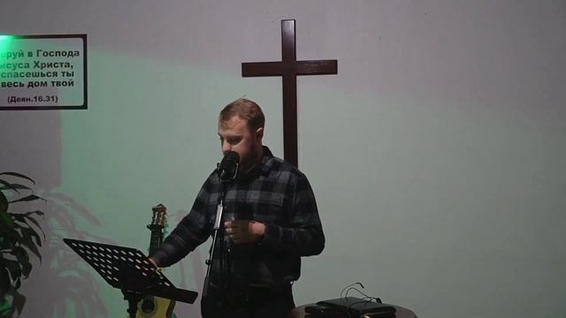 Пісня - На світанку чи пізньої ночі (молитва матері)/Олексій Савостін