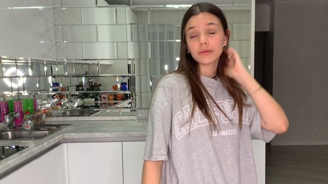 Елизавета Шубина - Фотосессия в луке от GUESS ZARA и красной фатиновой юбке из AliExpress смотреть онлайн