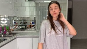 Елизавета Шубина - Фотосессия в луке от GUESS ZARA и красной фатиновой юбке из AliExpress
