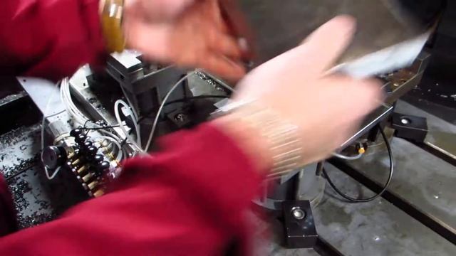 Переустановка заготовки на тисках ТП 95.300 смотреть онлайн