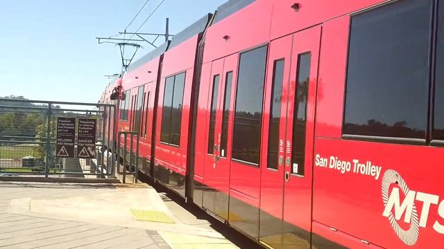 San Diego MTS - Siemens S70 3007 & 4024 Arriving into FVTC смотреть онлайн