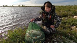 РЫБАЛКА НА ОКУНЯ И ЩУКУ ВДАЛИ ОТ ЦИВИЛИЗАЦИИ! КАРАКАТ ПРИВЁЗ НА ОЧЕНЬ КЛЁВОЕ ОЗЕРО ЯМАЛА!