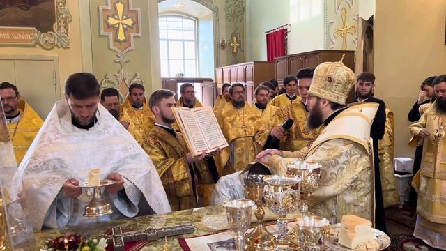 Митрополит Игнатий совершил хиротонию во диакона иподьякона Алексия Сафронова в Покровском соборе смотреть онлайн