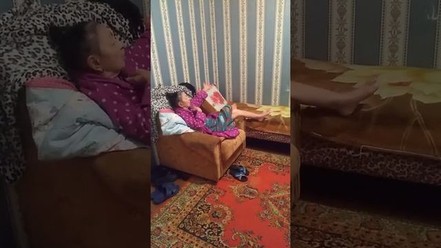 Как человек говорит сам с собой смотреть онлайн