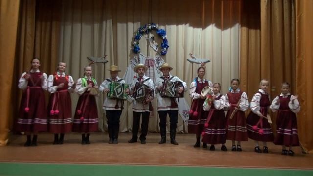 Узорны фальклорны ансамбль "Цярэшкавы Шчодрыкі" , Расветаўскі культурна-спартыўны цэнтр смотреть онлайн