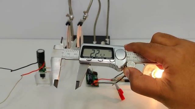 12V 3A Wireless Electricity Transmission using Magnetic Coupled Resonance Technology смотреть онлайн