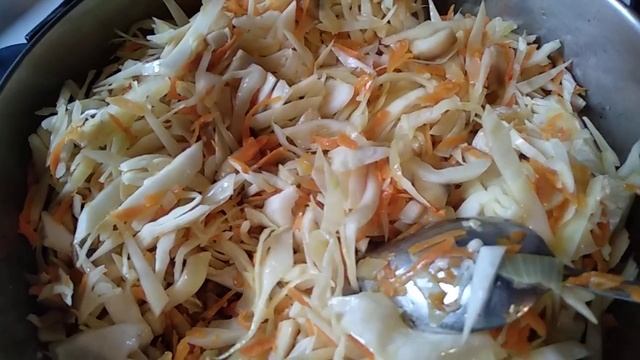 ТУШЁНАЯ капуста с грибами и фасолью//Постное блюдо. смотреть онлайн