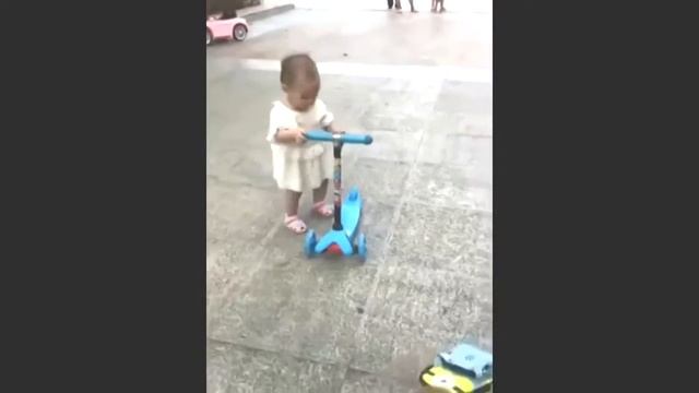 Волосатый угонщик самоката смотреть онлайн