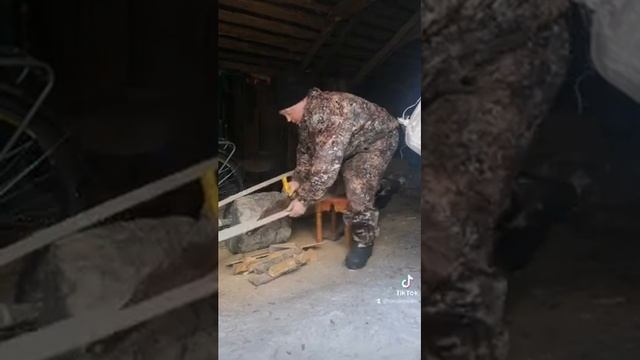 СТАРАЮСЬ ДЕЛАТЬ ВСЕ ВРУЧНУЮ. ТАК Я СТАНОВЛЮСЬ ВЫНОСЛИВЕЕ И СИЛЬНЕЕ. смотреть онлайн