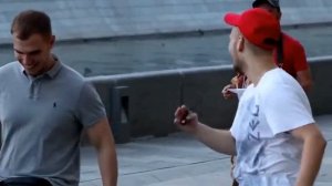 Продавец леденцов и мороженого