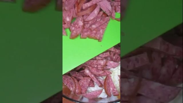 Рецепт салата из пекинской капусты с фасолью и полукопченой колбасой!!! смотреть онлайн