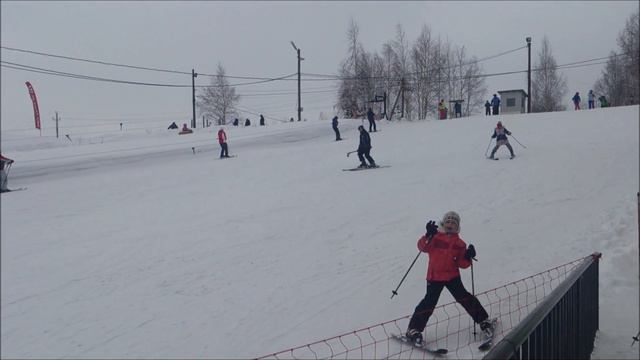 Горные лыжи в Новинках, Нижегородская область / Skiing in Nizhny Novgorod смотреть онлайн