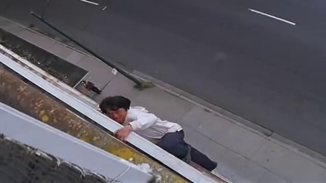 Rumble in the Bronx - Keung Escapes смотреть онлайн