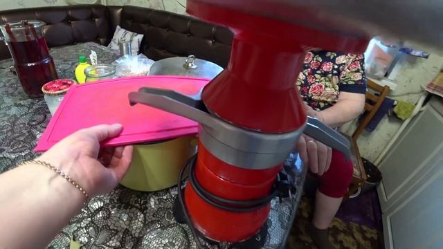 Собираю сепаратор. Самодельный переносной светильник на шарнире. Бабушка поет частушки. смотреть онлайн