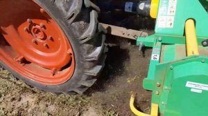 Фрезерование земли после гороха - фрезой Бомет.