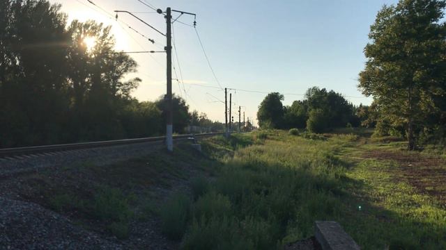 С ДНЁМ ЖЕЛЕЗНОДОРОЖНИКА! Генерал П36-0147 шагает по земле Русской смотреть онлайн