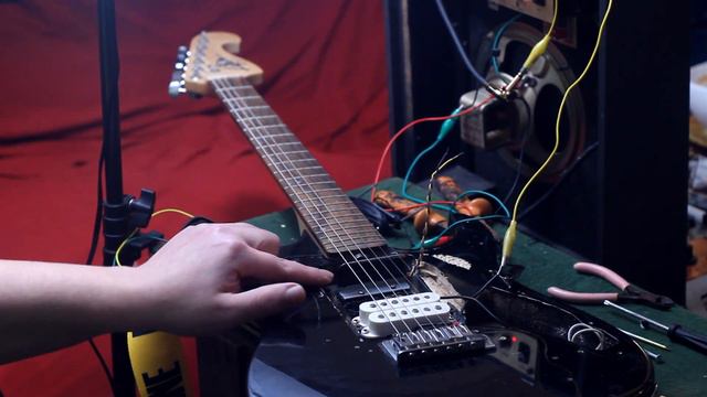 DIY Sustainiac Harmonic Sustainer Pickup (Full Build and Demo!) смотреть онлайн