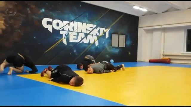 Разминка по грэпплингу. О чем думают грэпплеры? О защите! смотреть онлайн