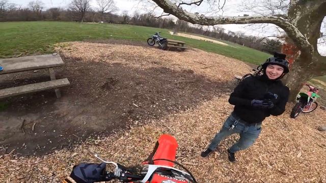 2022 CRF450R VS 2021 YZ450F! * Which One Wheelies Better * смотреть онлайн