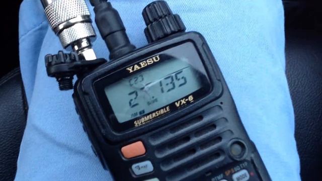 Тест радиостанции Yaesu VX-6R на прием Си-Би диапазона. Частота 27.135 смотреть онлайн