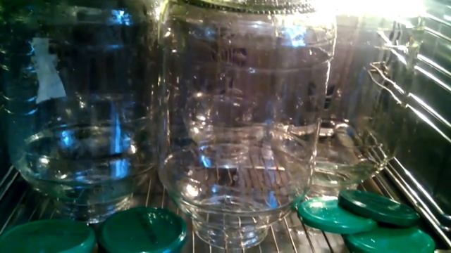 Как стерилизовать банки перед консервацией проверенный способ / How to sterilize jars смотреть онлайн