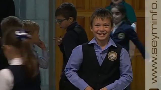 Курская школа выплатит третьекласснице компенсацию за травму на перемене смотреть онлайн